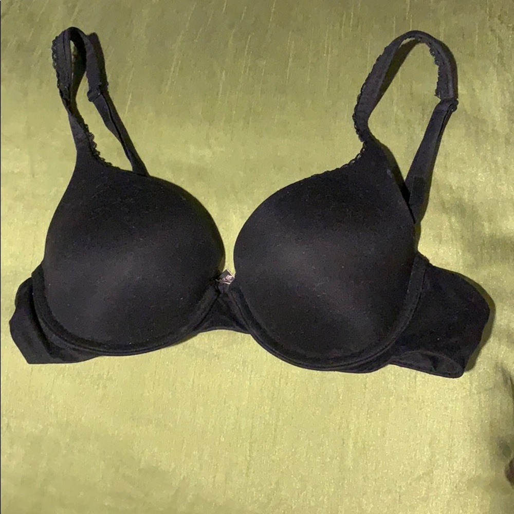 34B PERFECT SHAPE VICTORIAS SECRET PUSH UP BRA